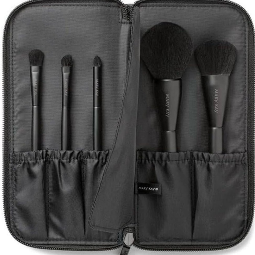 Mary Kay Essential Makeup Brush Collection ✨NWT✨